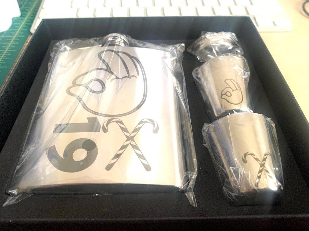 Kappa Flask Set with Shot cups